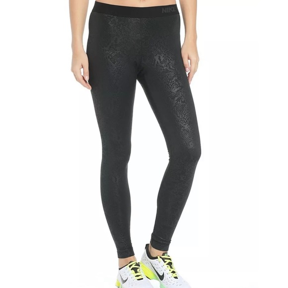 NWOT - Nike Pro Warm Embossed Vixen Training Tights in Black - Picture 4 of 8